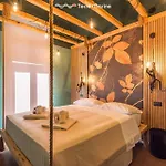 Jungle, Terre Marine Gæstehus 3*