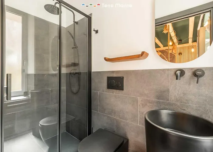 Pensionat Jungle, Terre Marine 3*